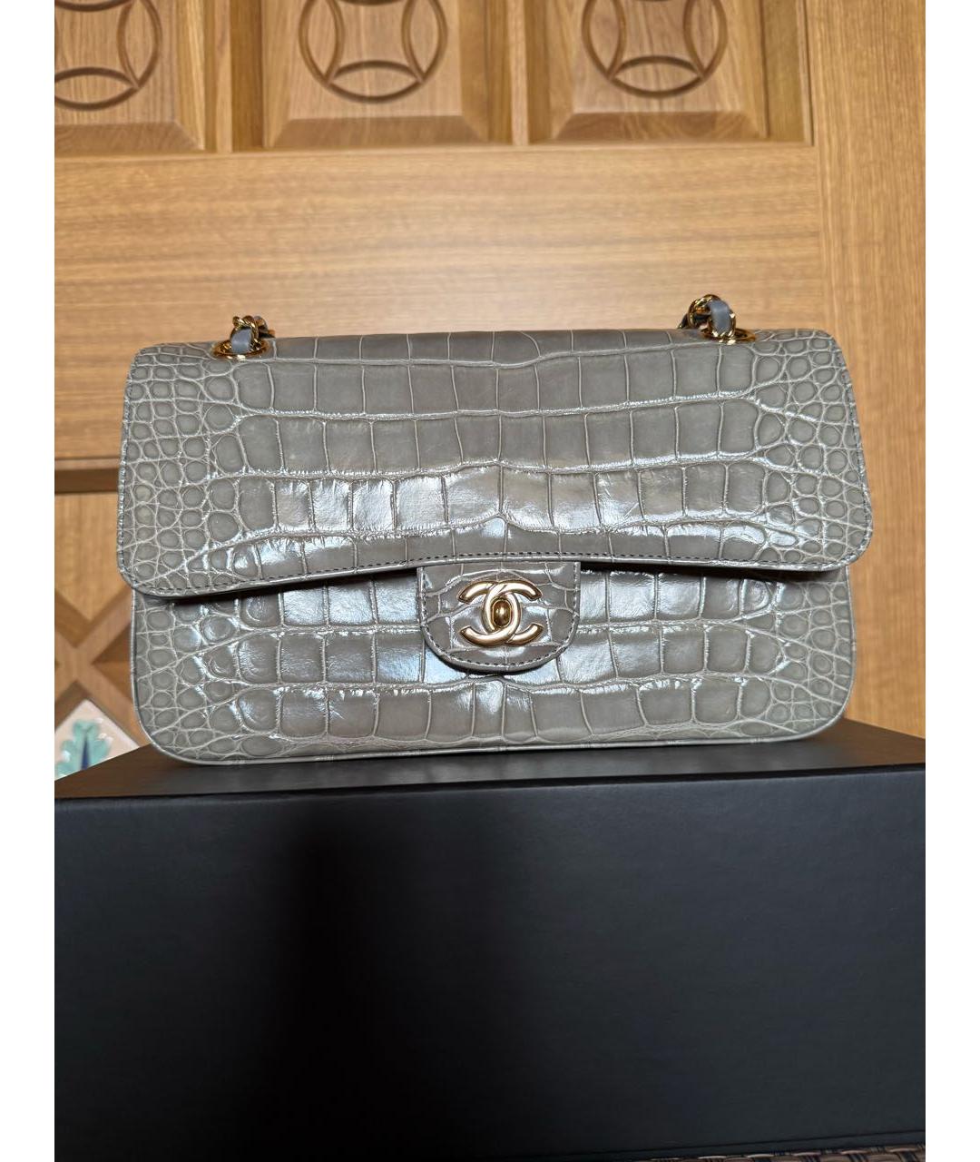 CHANEL Серая сумка через плечо из кожи аллигатора, фото 2