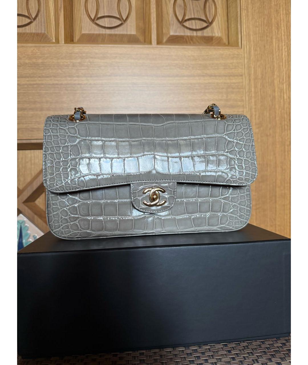 CHANEL Серая сумка через плечо из кожи аллигатора, фото 9