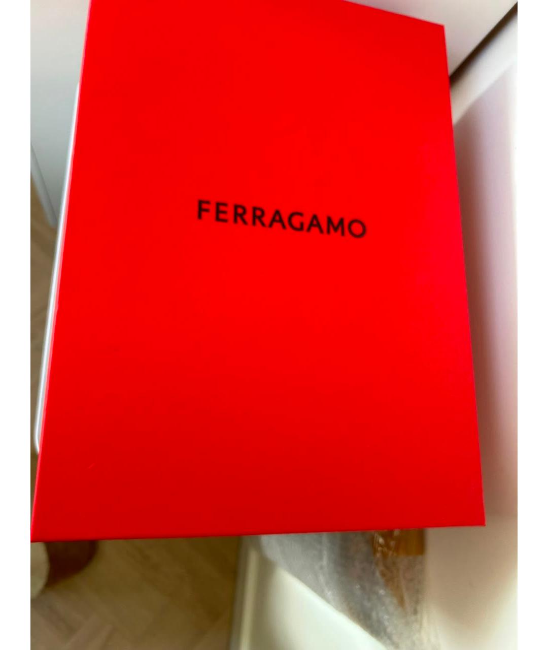 FERRAGAMO Коричневые замшевые ботинки, фото 3