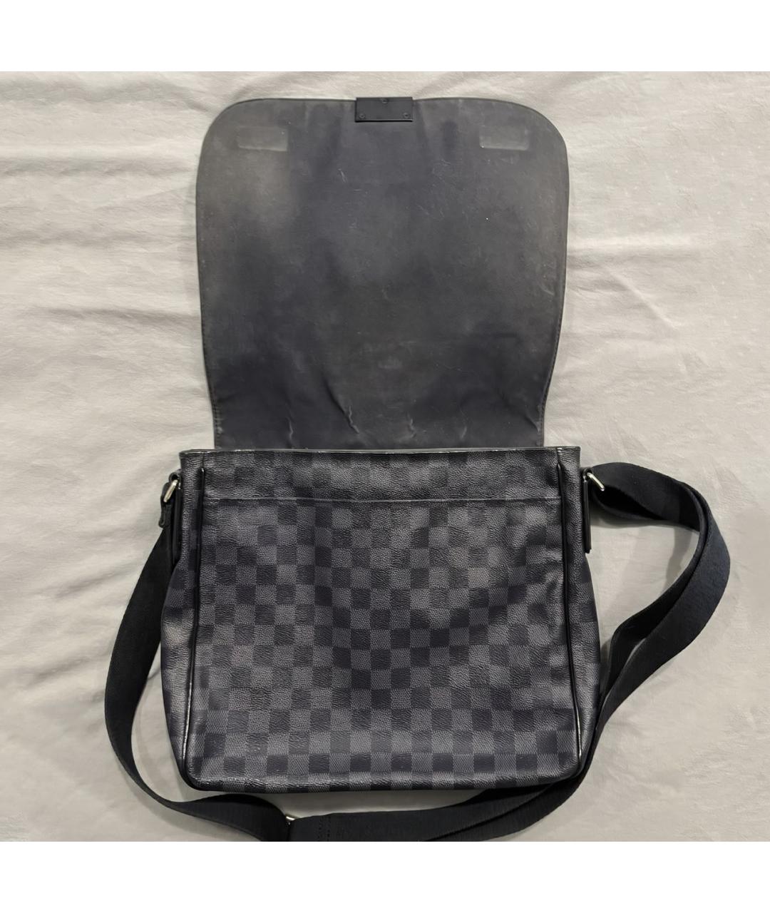 LOUIS VUITTON Черная сумка на плечо из канвы, фото 6