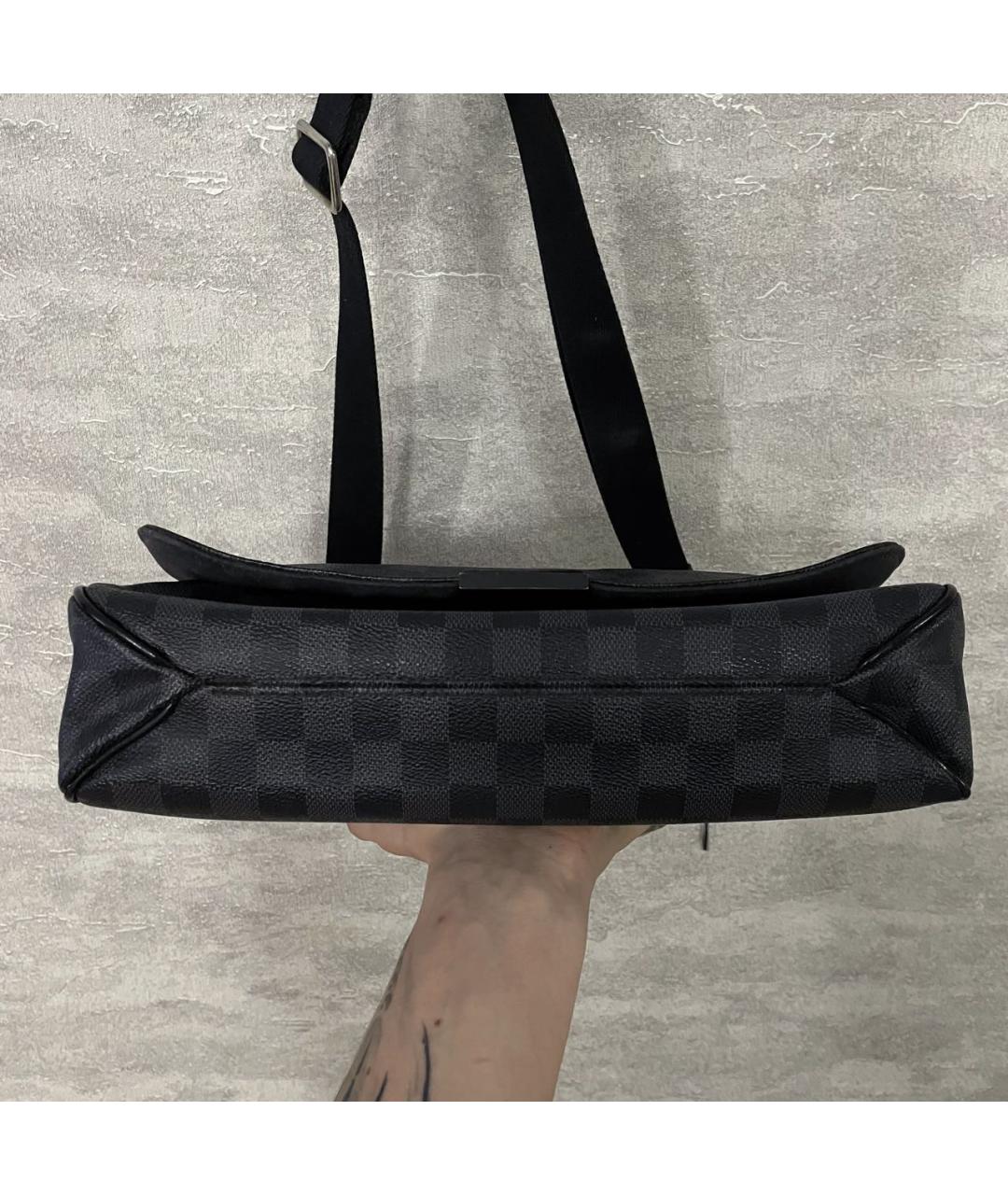 LOUIS VUITTON Черная сумка на плечо из канвы, фото 4