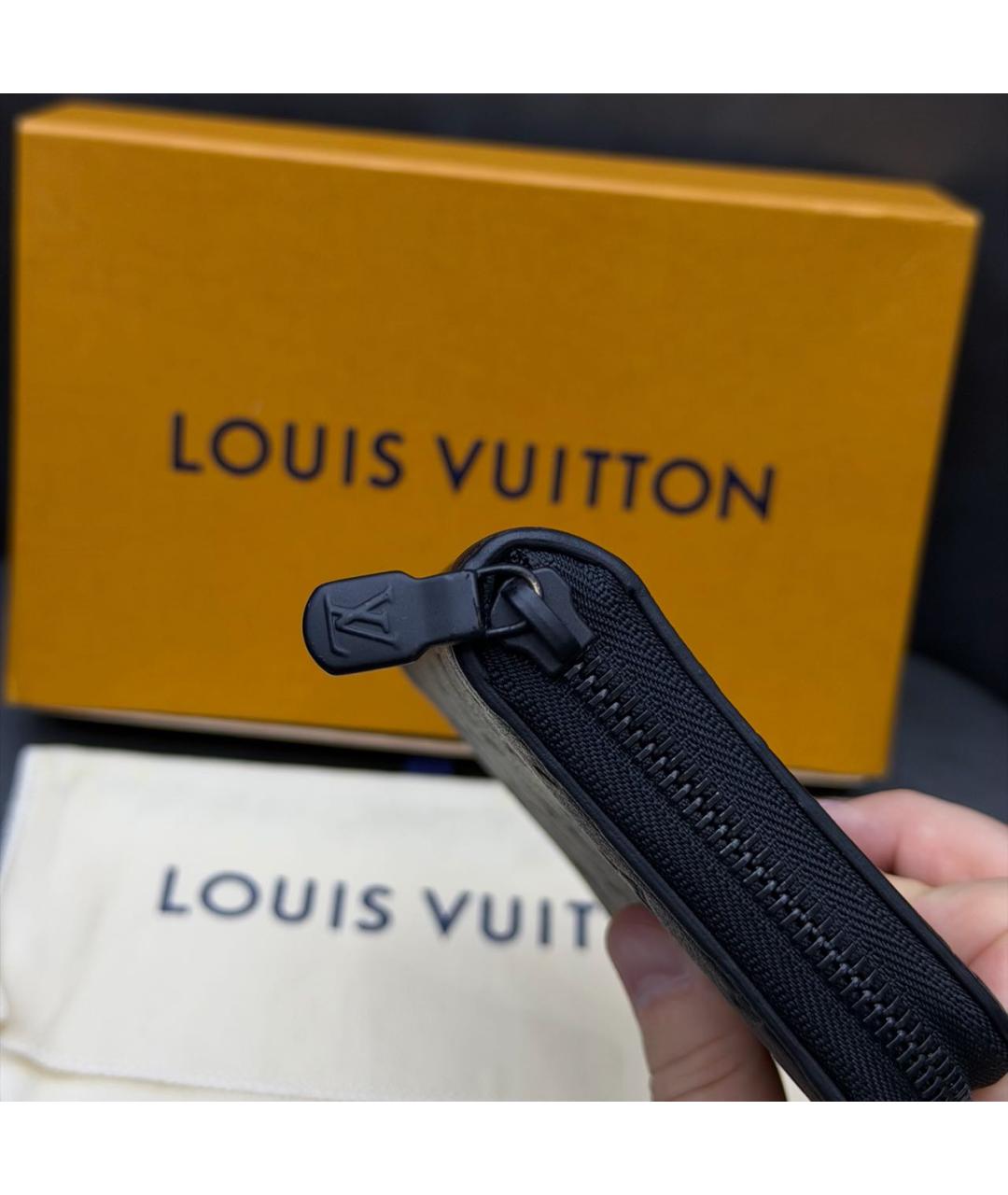 LOUIS VUITTON Черный кожаный кошелек, фото 3