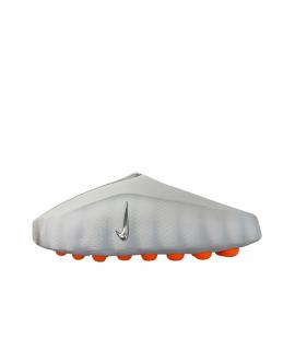 NIKE Шлепанцы