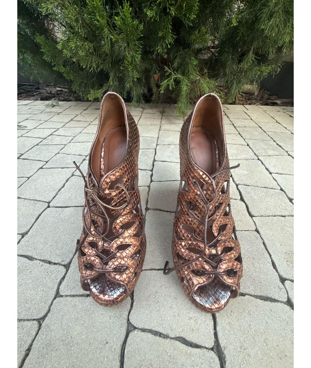 BOTTEGA VENETA Золотые кожаные босоножки, фото 2
