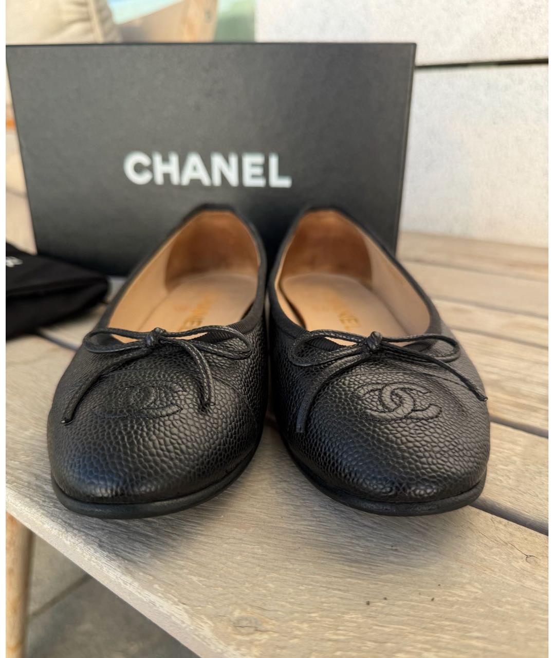 CHANEL Черные кожаные балетки, фото 2