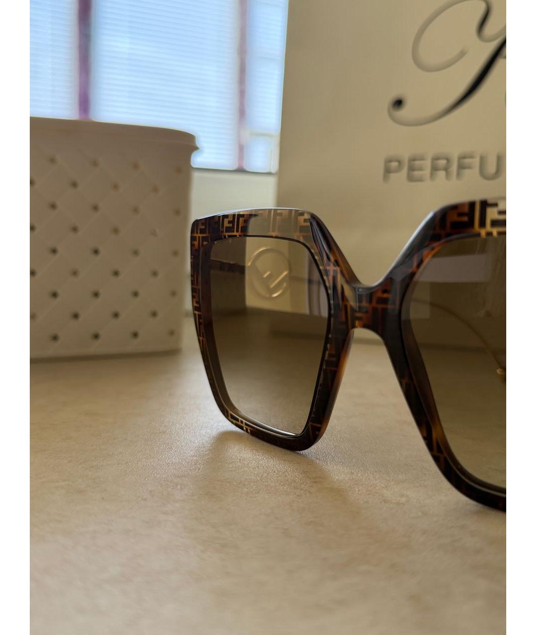 FENDI Коричневые пластиковые солнцезащитные очки, фото 2