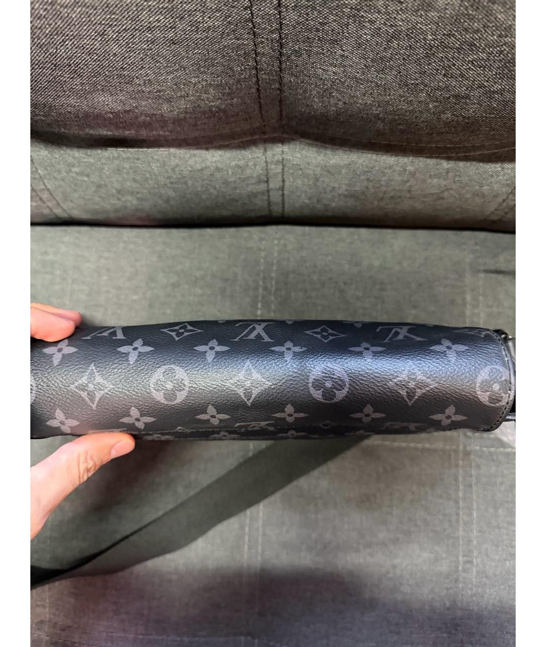 LOUIS VUITTON Черная сумка на плечо из канвы, фото 3