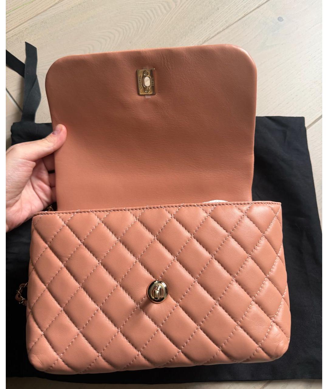 CHANEL Коралловая кожаная сумка с короткими ручками, фото 5