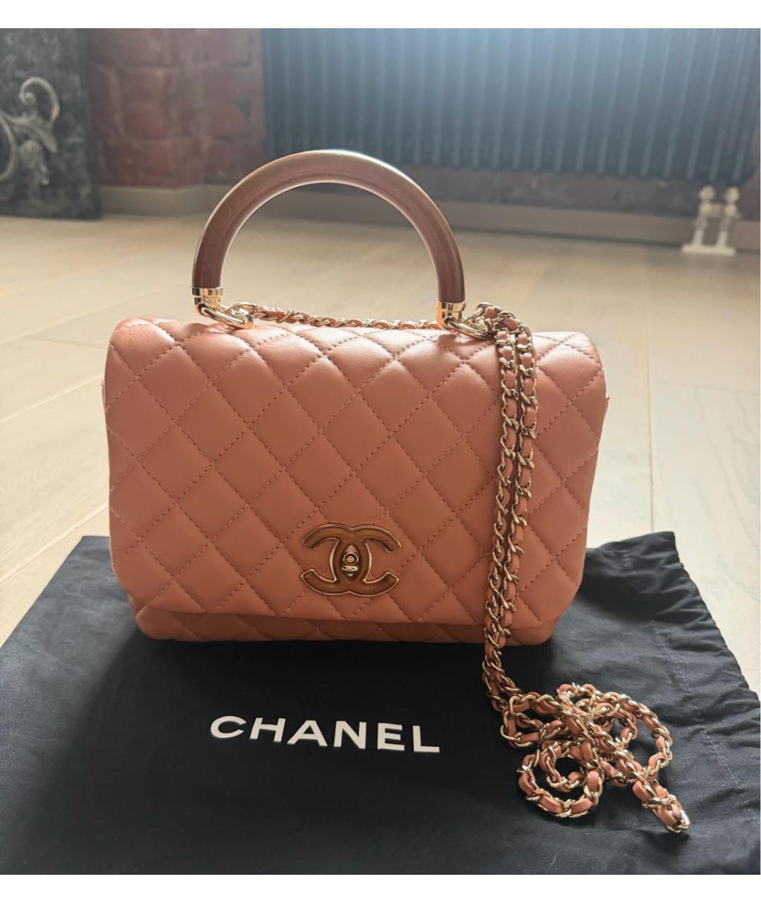 CHANEL Коралловая кожаная сумка с короткими ручками, фото 2