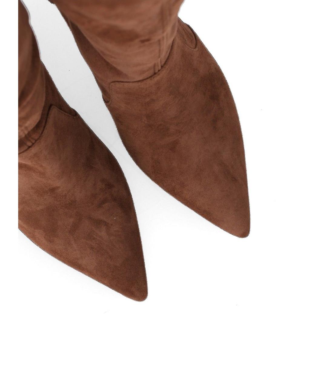 STUART WEITZMAN Коричневые замшевые сапоги, фото 4