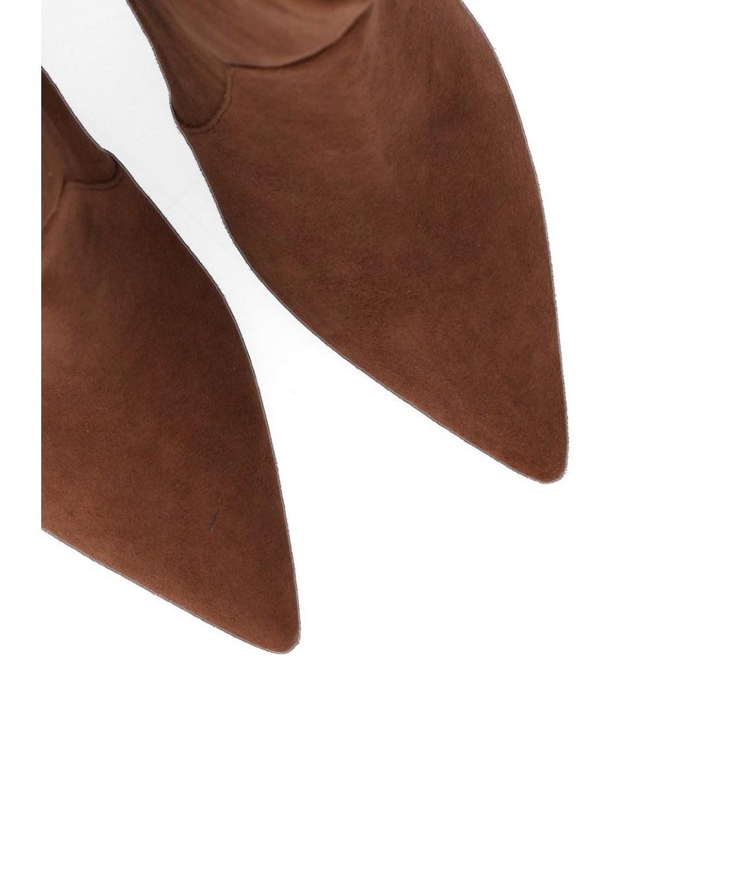 STUART WEITZMAN Коричневые замшевые ботильоны, фото 4