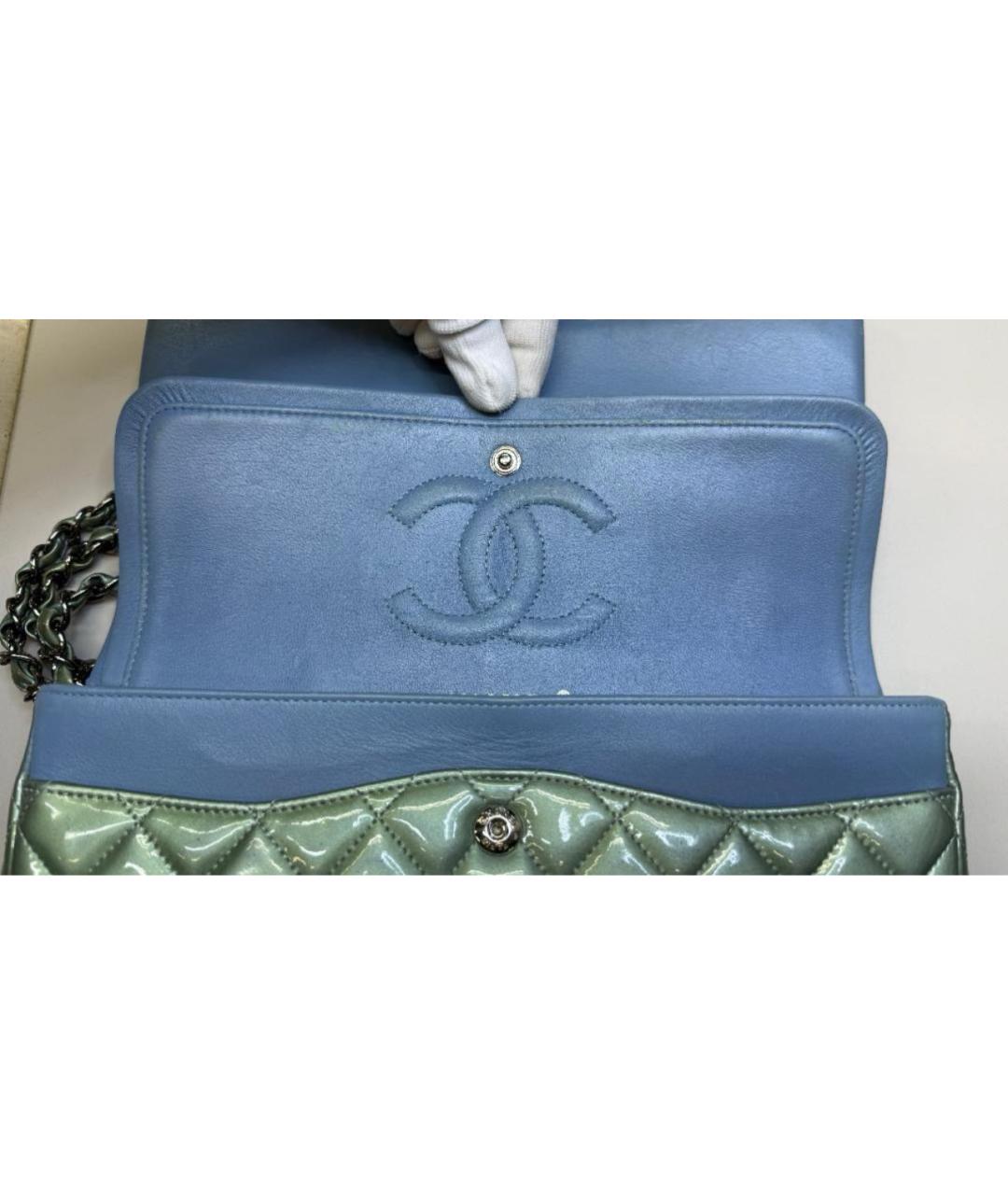 CHANEL Бирюзовая сумка через плечо из лакированной кожи, фото 8