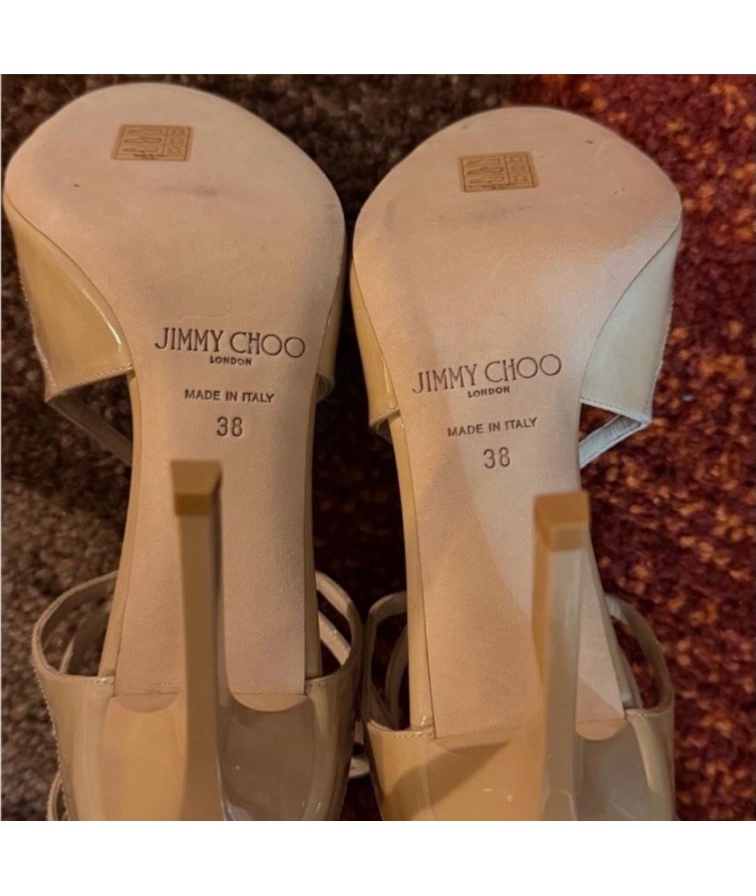 JIMMY CHOO Бежевые босоножки из лакированной кожи, фото 4