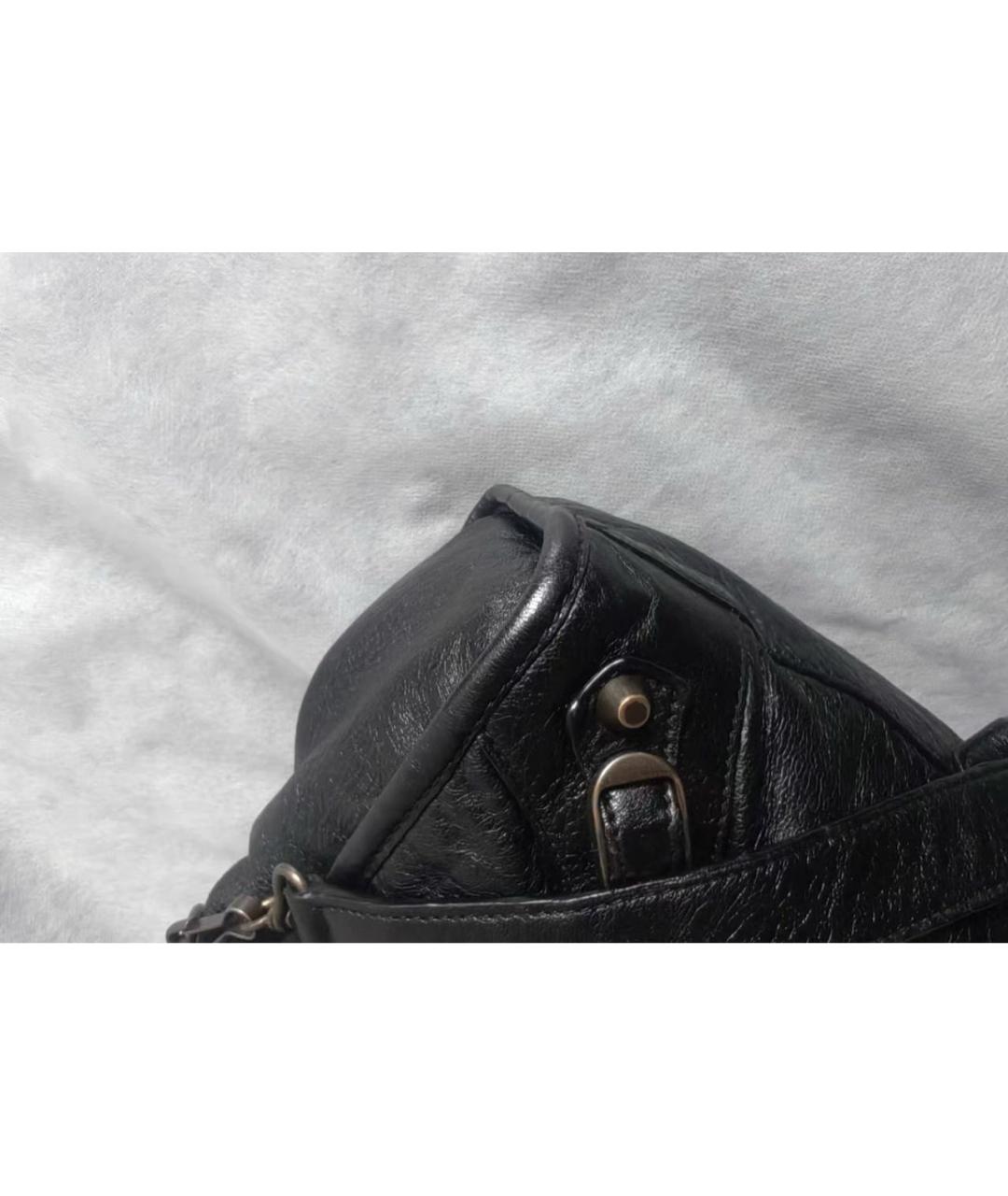 BALENCIAGA Черная сумка через плечо из лакированной кожи, фото 3