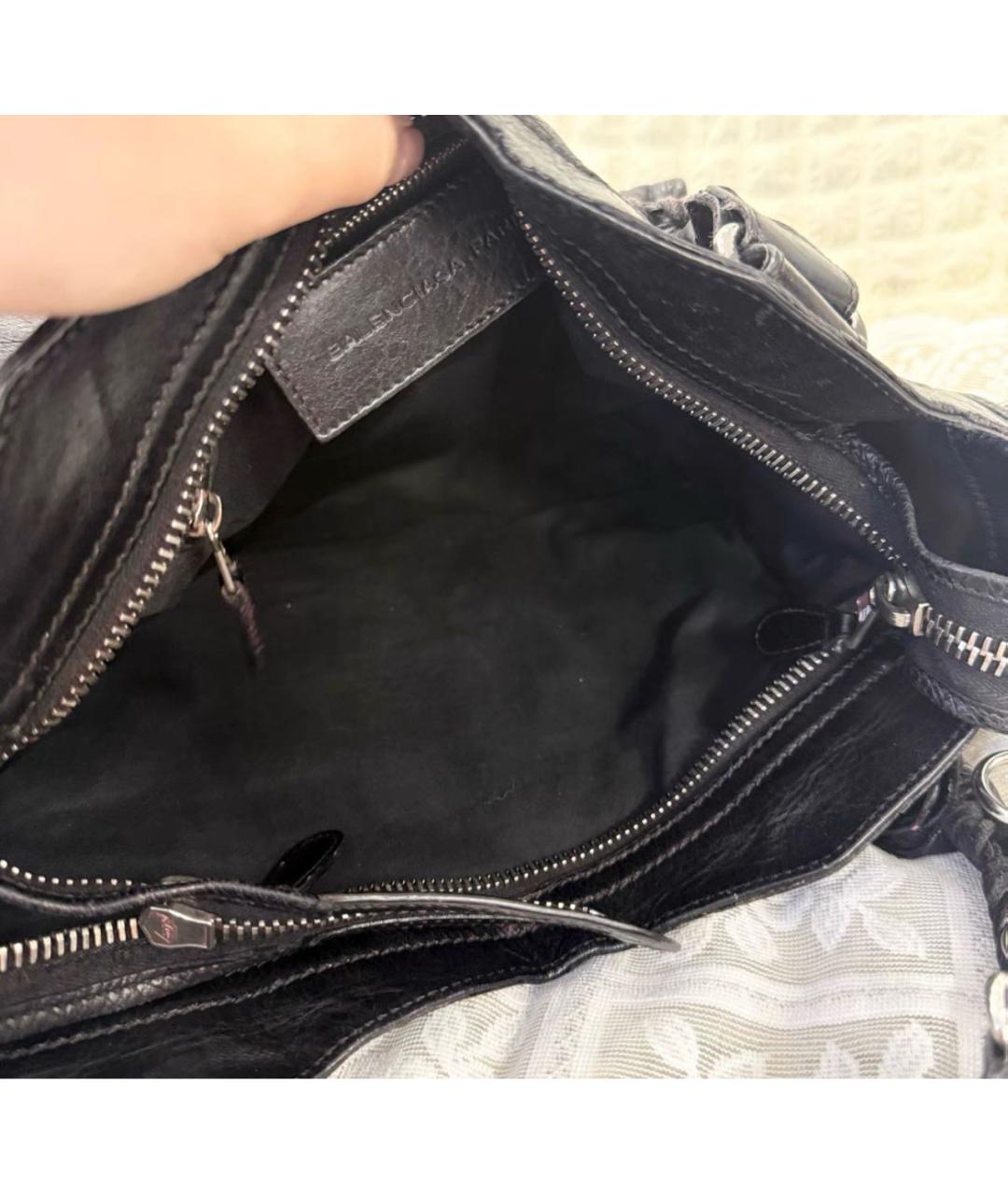 BALENCIAGA Черная сумка с короткими ручками из лакированной кожи, фото 4