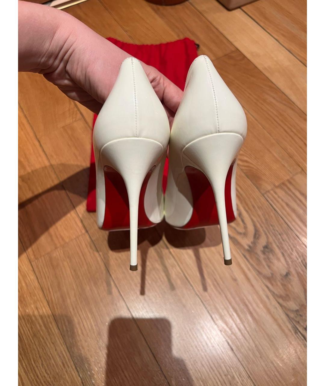 CHRISTIAN LOUBOUTIN Белые кожаные туфли, фото 4