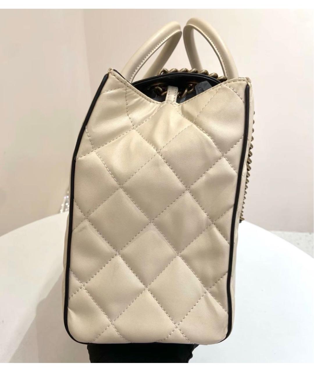 CHANEL Бежевая кожаная сумка с короткими ручками, фото 4