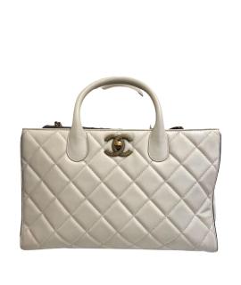 CHANEL Сумка с короткими ручками
