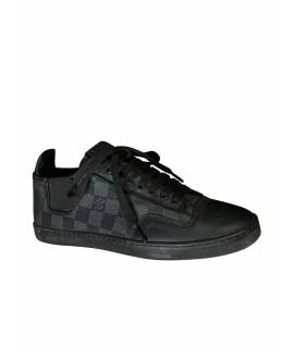LOUIS VUITTON Низкие кроссовки / кеды