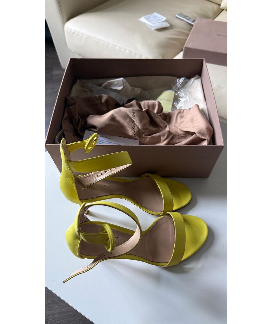 GIANVITO ROSSI Желтые кожаные босоножки, фото 3