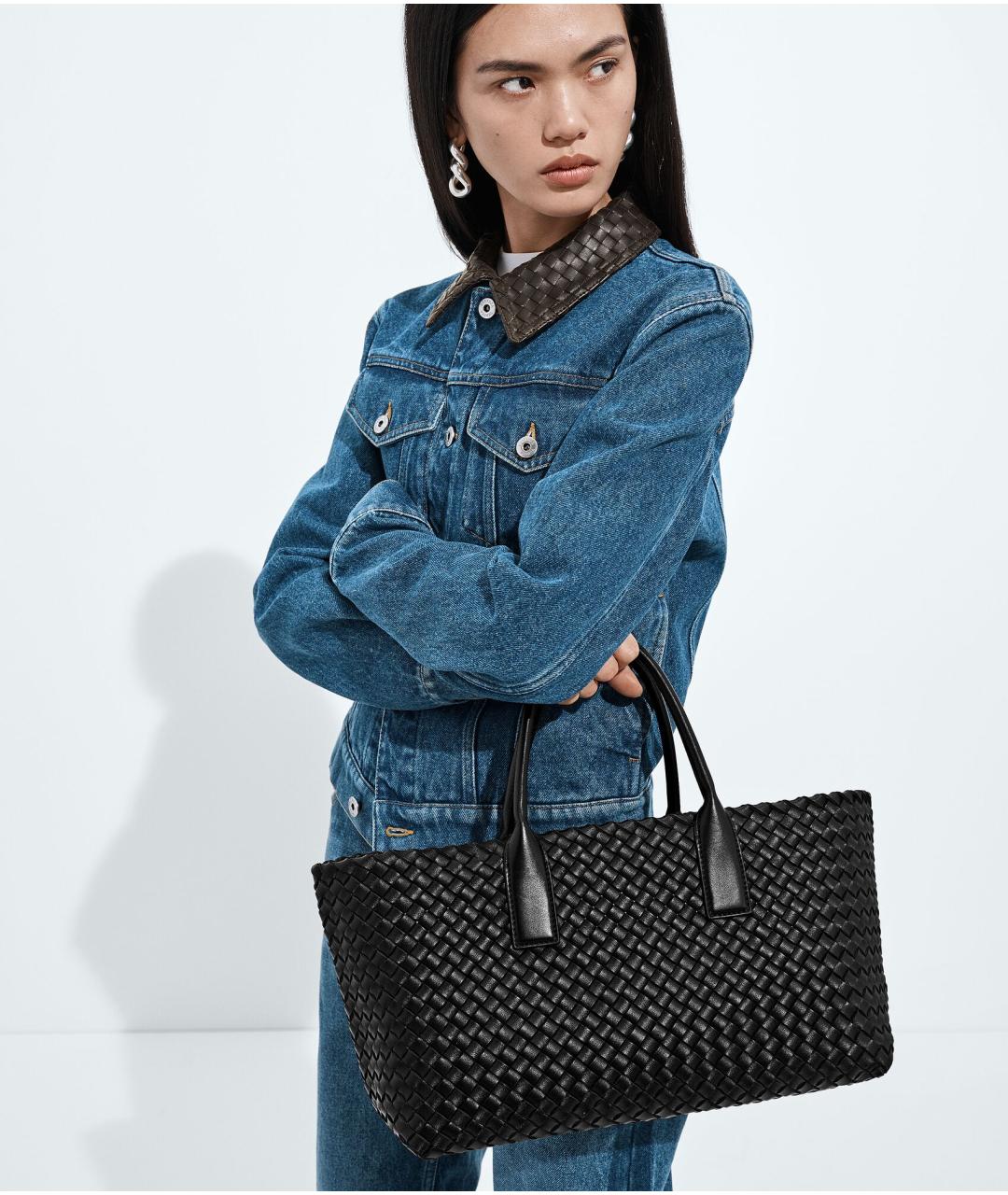BOTTEGA VENETA Черная кожаная сумка тоут, фото 2
