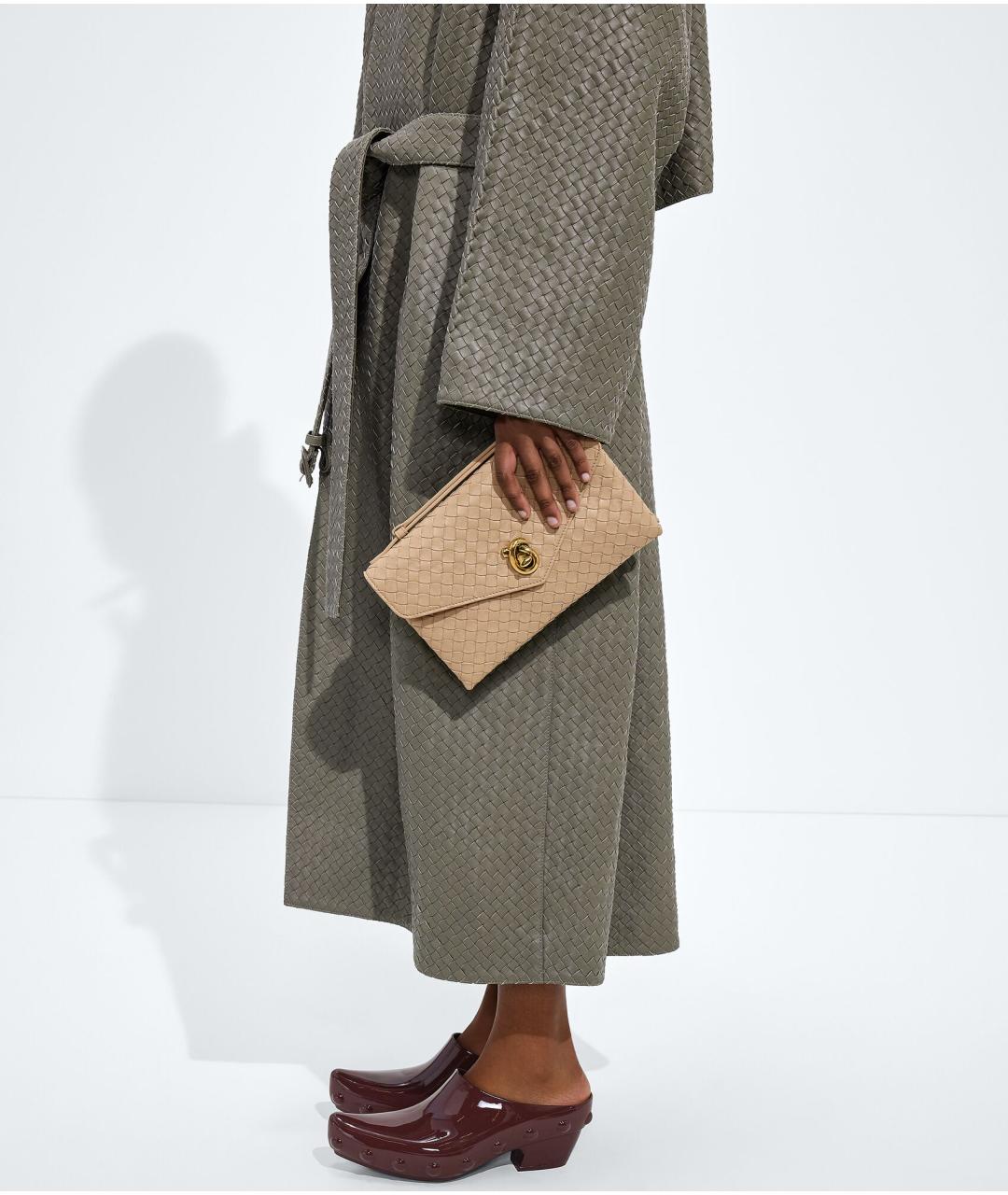 BOTTEGA VENETA Бежевая кожаная сумка с короткими ручками, фото 2