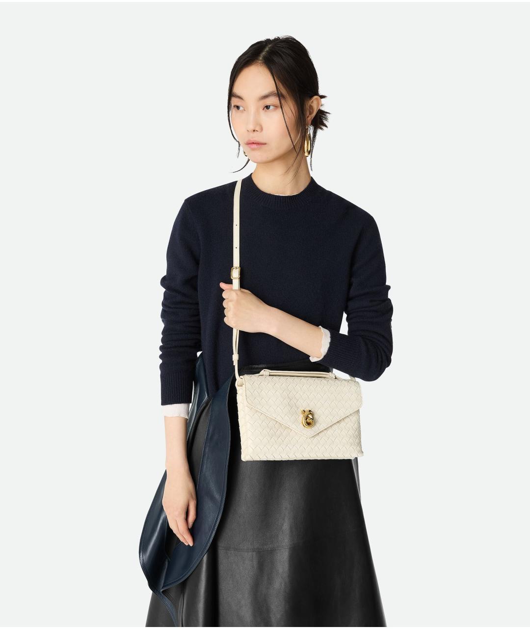 BOTTEGA VENETA Белая кожаная сумка с короткими ручками, фото 2
