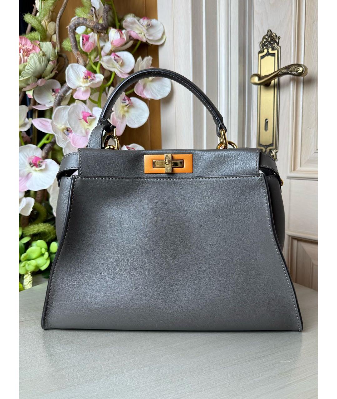FENDI Антрацитовая кожаная сумка с короткими ручками, фото 9