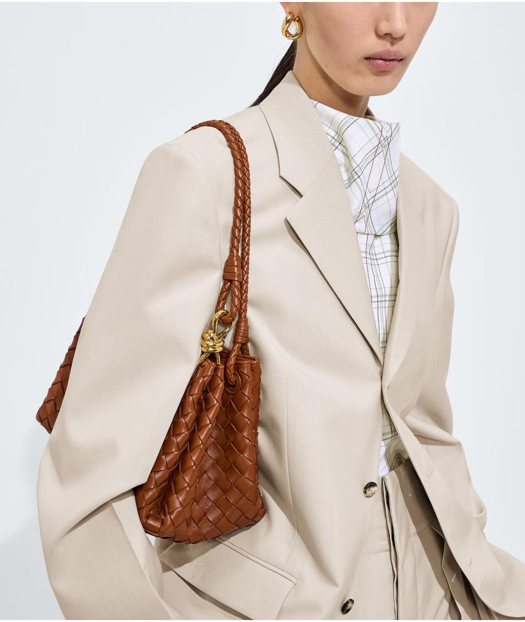 BOTTEGA VENETA Коричневая кожаная сумка с короткими ручками, фото 5