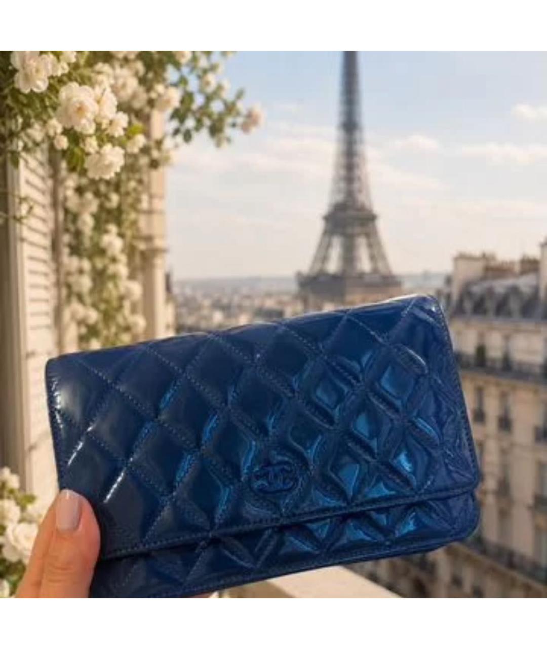 CHANEL Темно-синяя сумка через плечо из лакированной кожи, фото 6