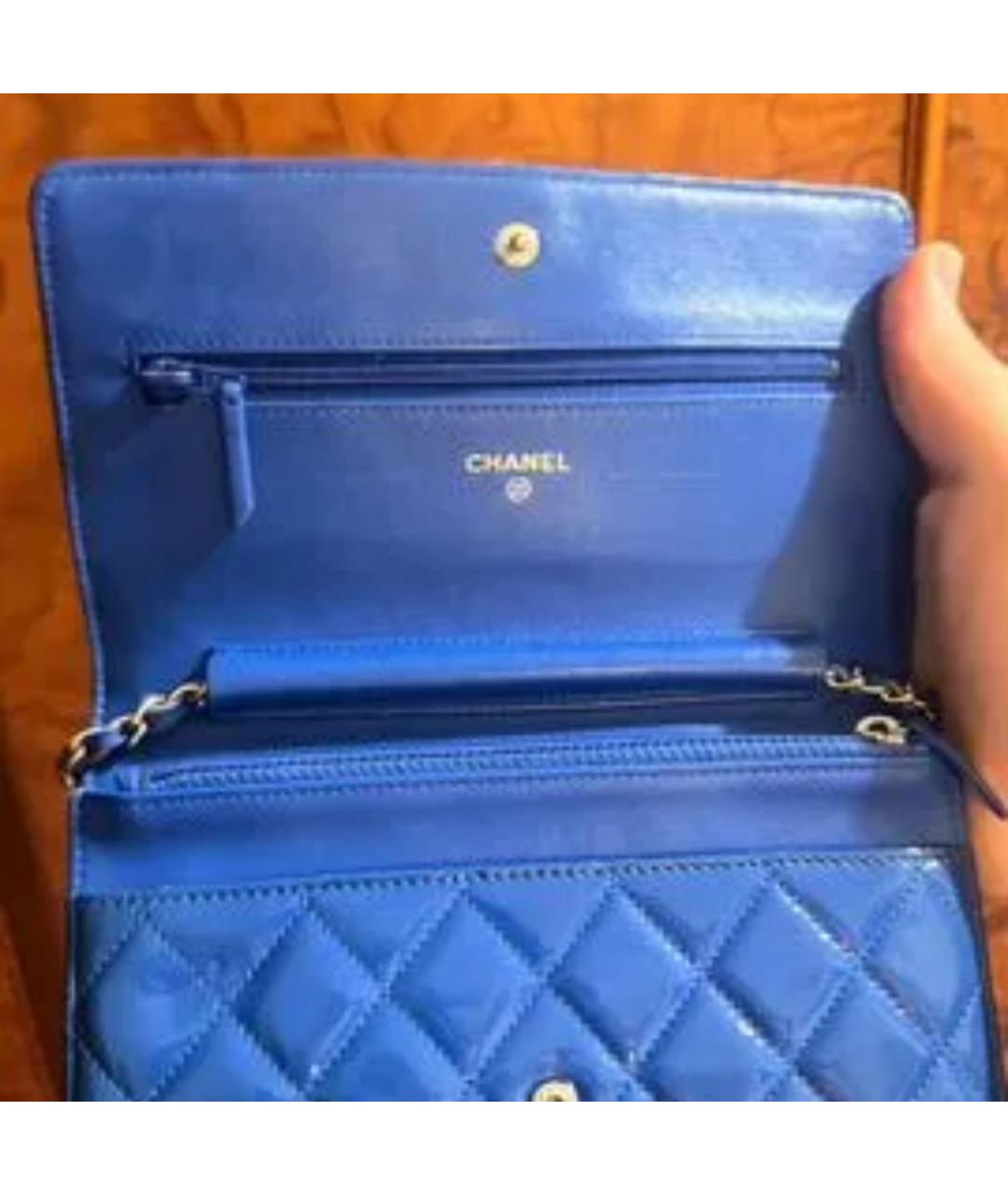 CHANEL Темно-синяя сумка через плечо из лакированной кожи, фото 5
