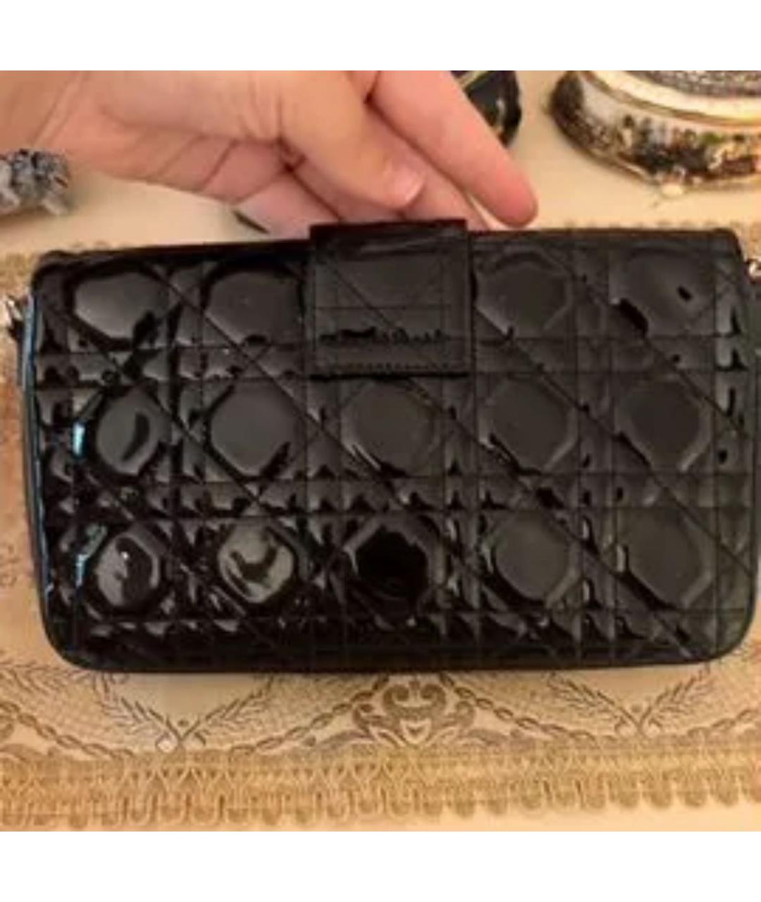 CHRISTIAN DIOR Черная сумка через плечо из лакированной кожи, фото 3
