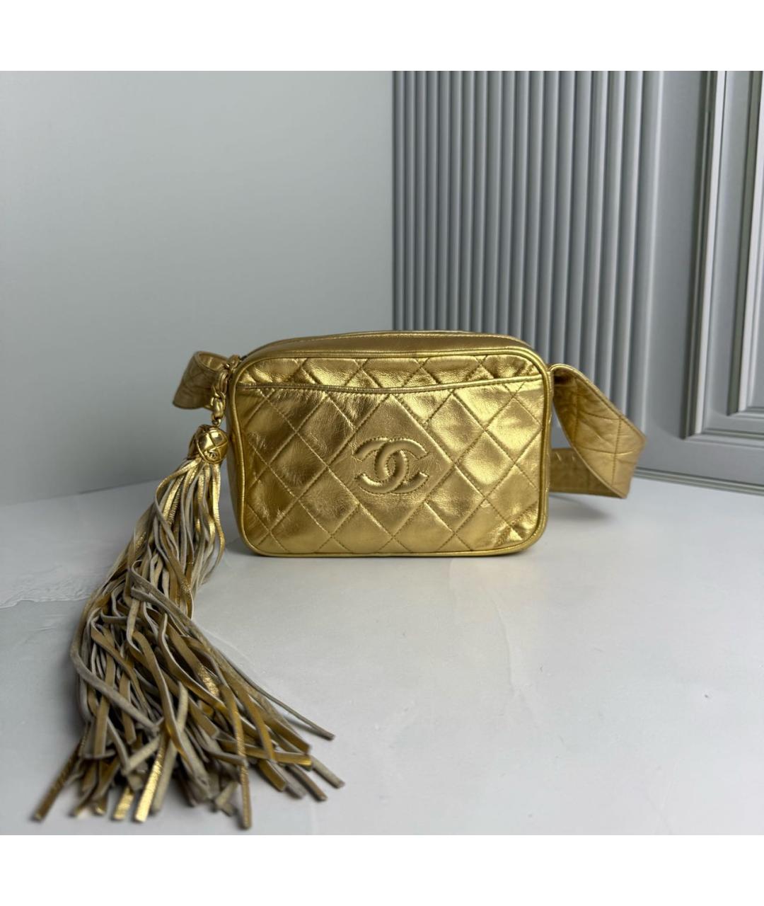 CHANEL Золотая кожаная сумка с короткими ручками, фото 9