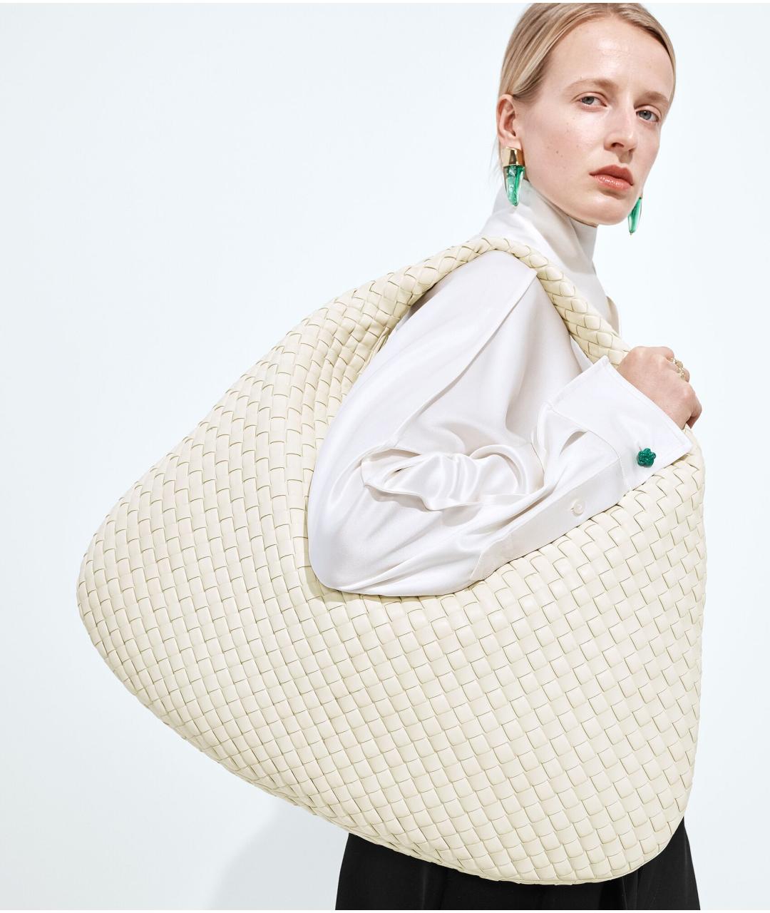 BOTTEGA VENETA Белая кожаная сумка с короткими ручками, фото 2