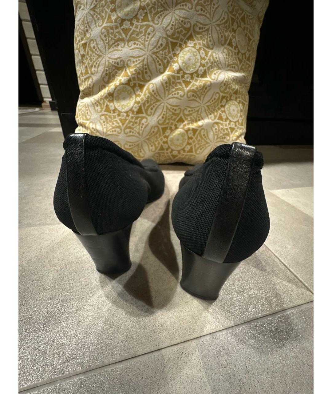 STUART WEITZMAN Черные резиновые туфли, фото 4