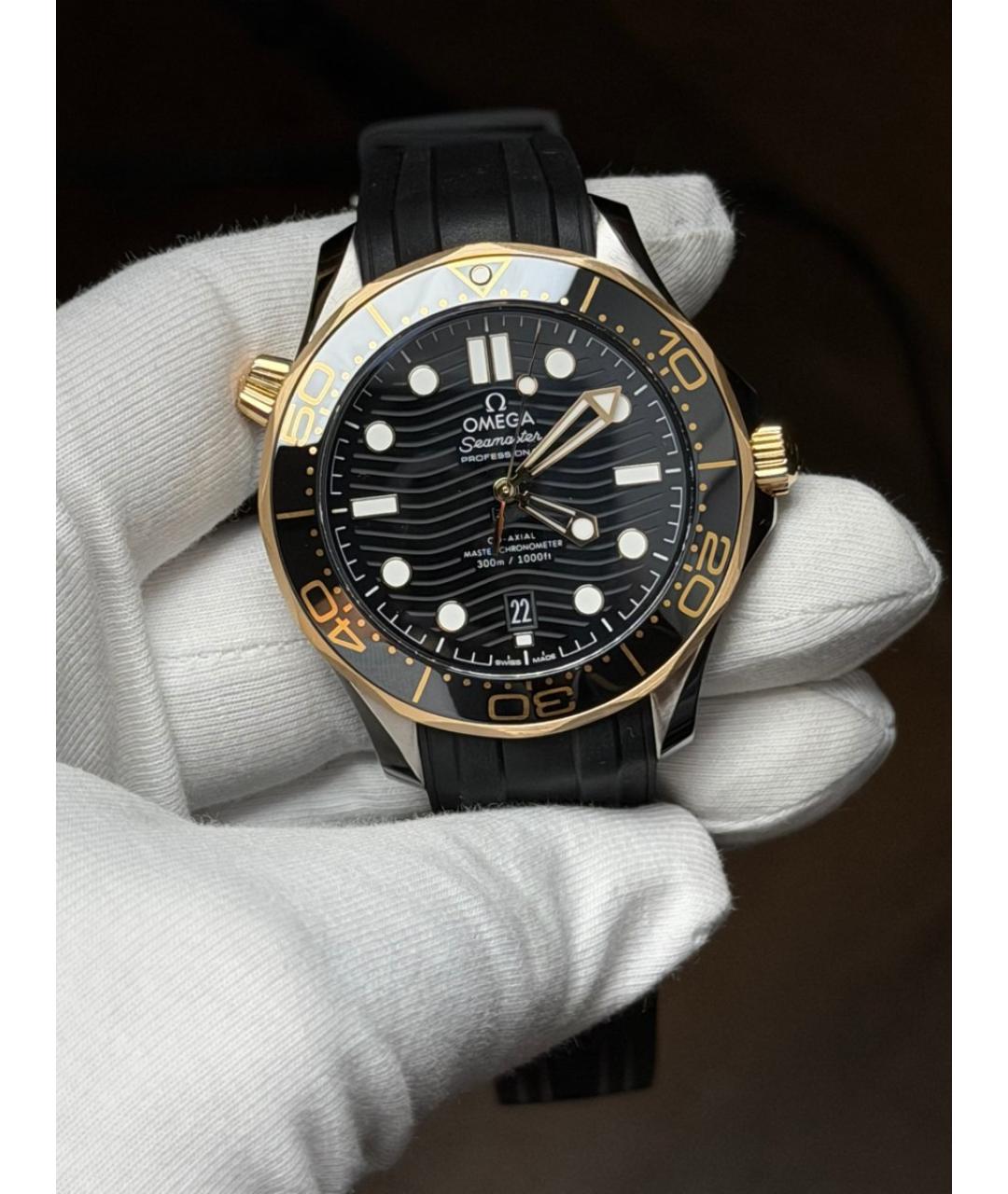 OMEGA Черные часы из желтого золота, фото 2