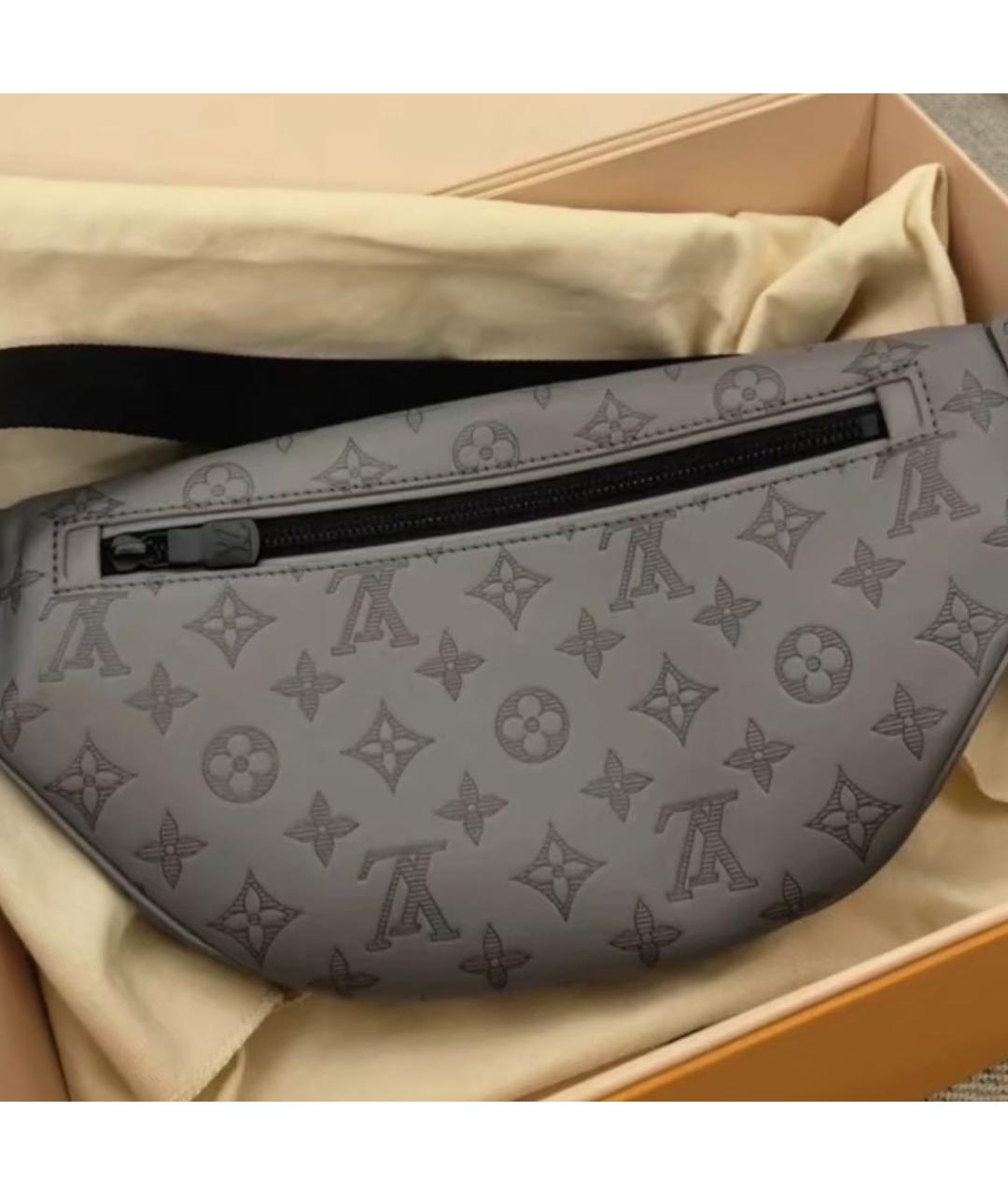LOUIS VUITTON Серая кожаная поясная сумка, фото 4