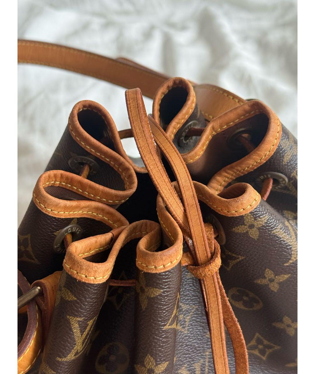 LOUIS VUITTON Коричневая сумка с короткими ручками из канвы, фото 4