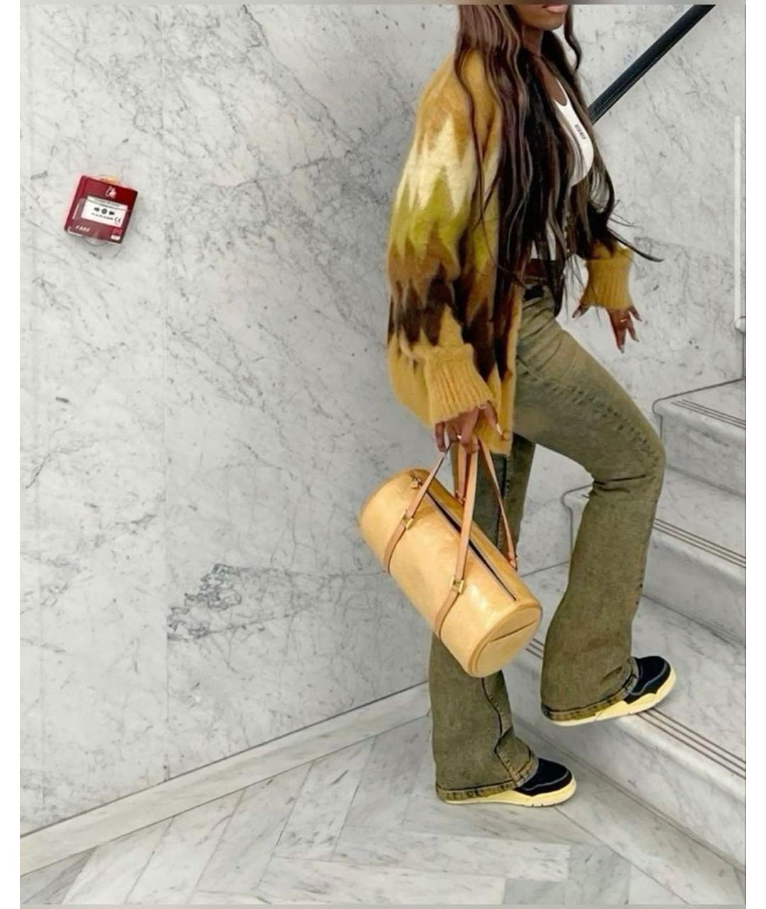 LOUIS VUITTON Бежевая сумка с короткими ручками из лакированной кожи, фото 4