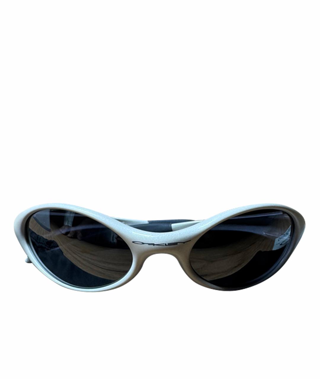 OAKLEY Белые пластиковые солнцезащитные очки, фото 1