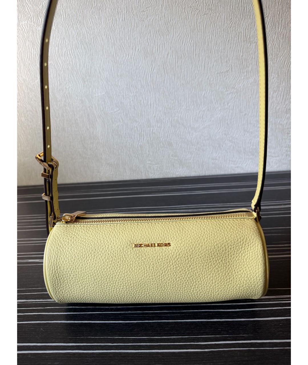 MICHAEL KORS Желтая кожаная сумка с короткими ручками, фото 6