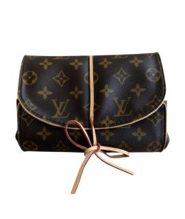 LOUIS VUITTON Обложка/футляр