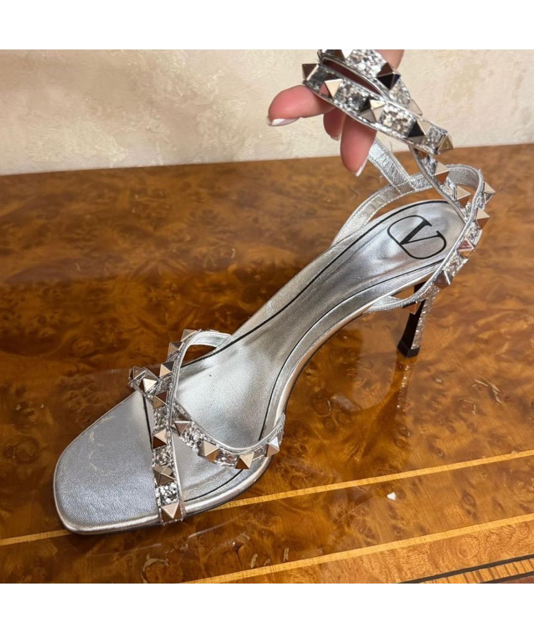 VALENTINO Серебряные кожаные босоножки, фото 3