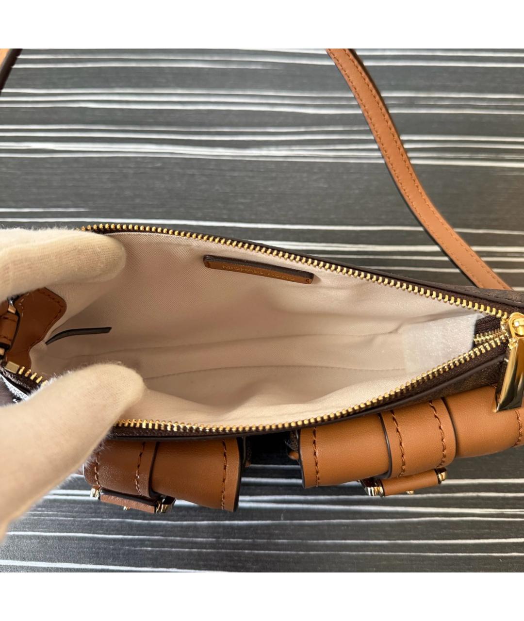 MICHAEL KORS Коричневая сумка с короткими ручками из канвы, фото 4