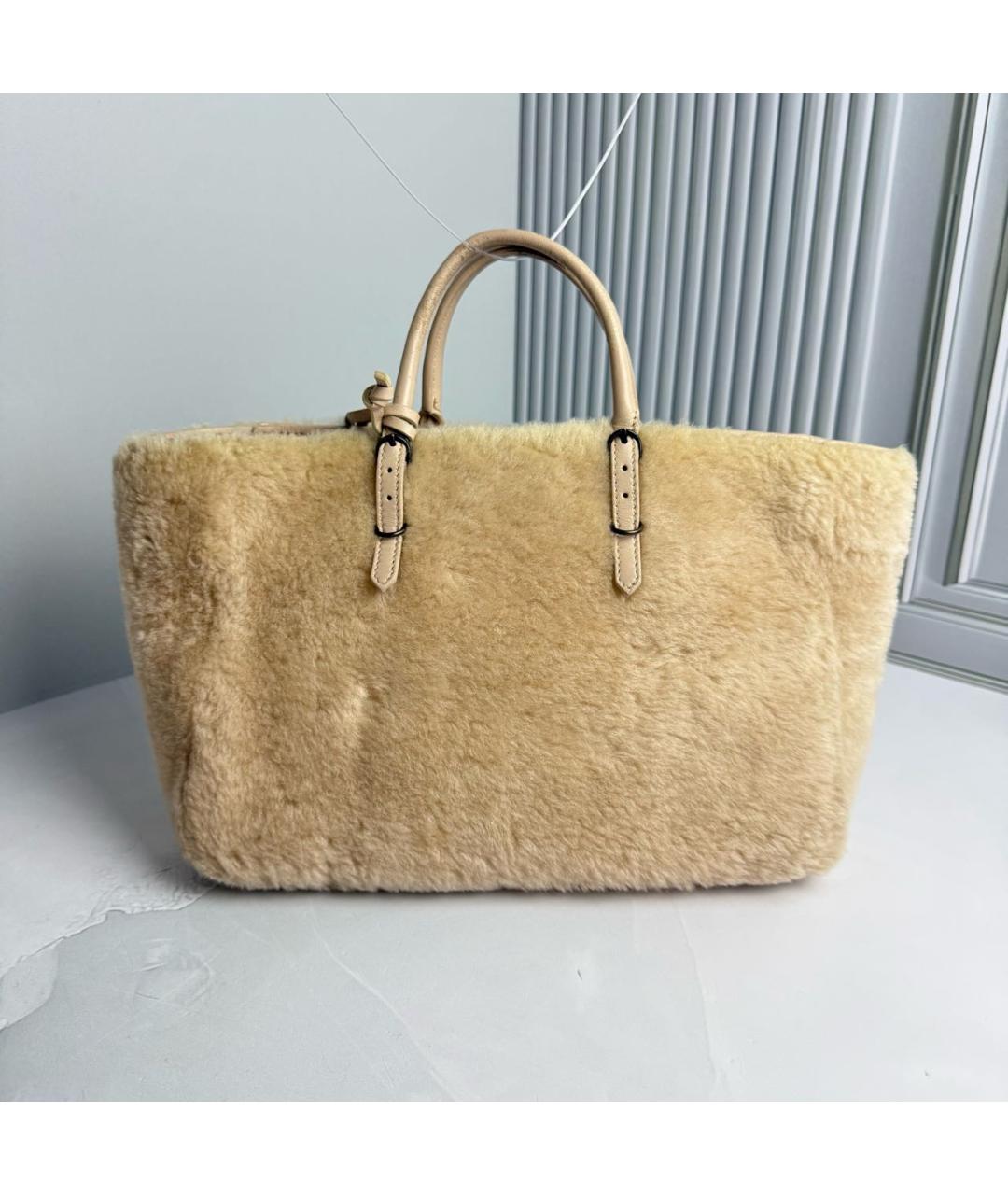 BALENCIAGA Бежевая меховая сумка с короткими ручками, фото 4