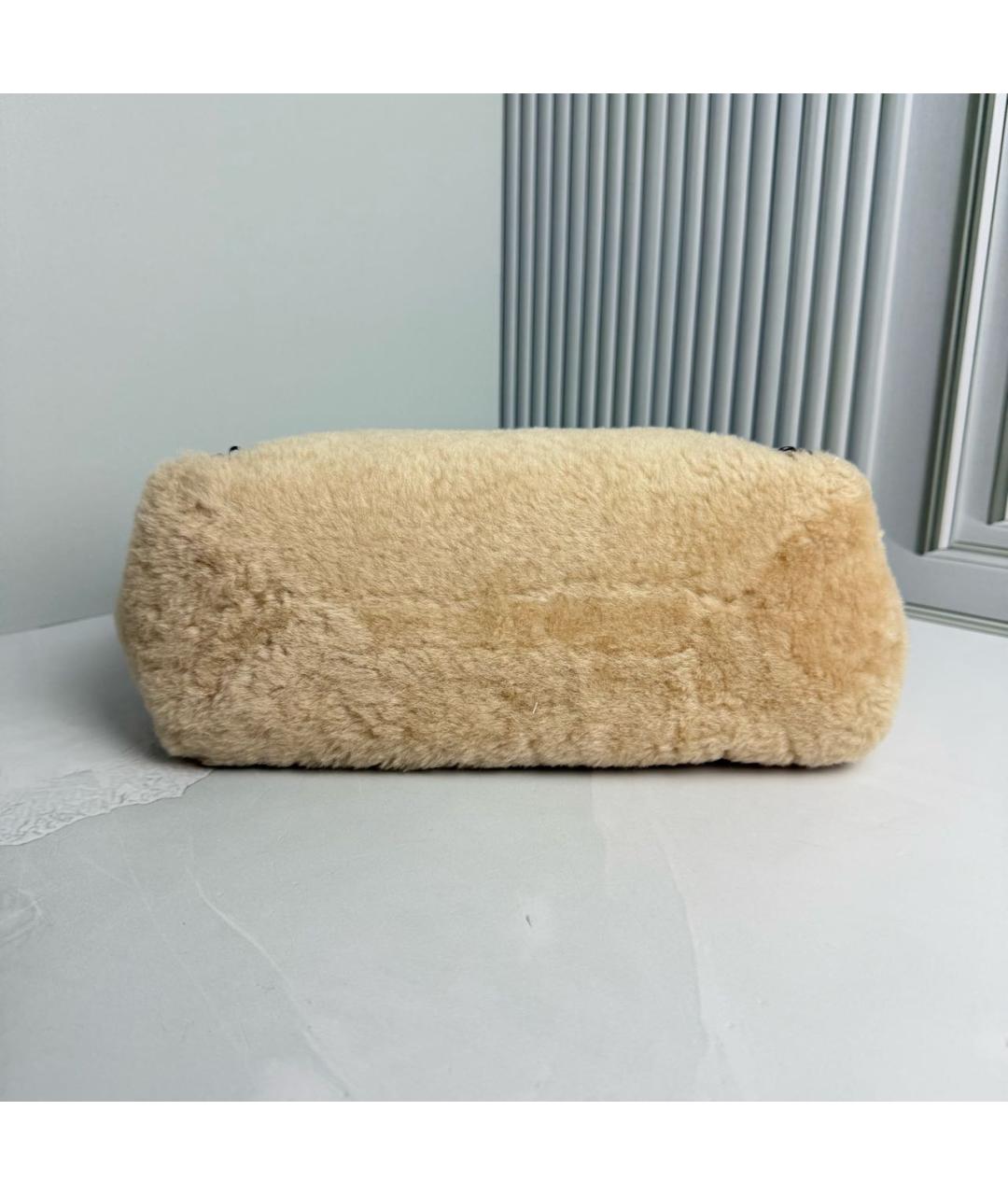 BALENCIAGA Бежевая меховая сумка с короткими ручками, фото 5