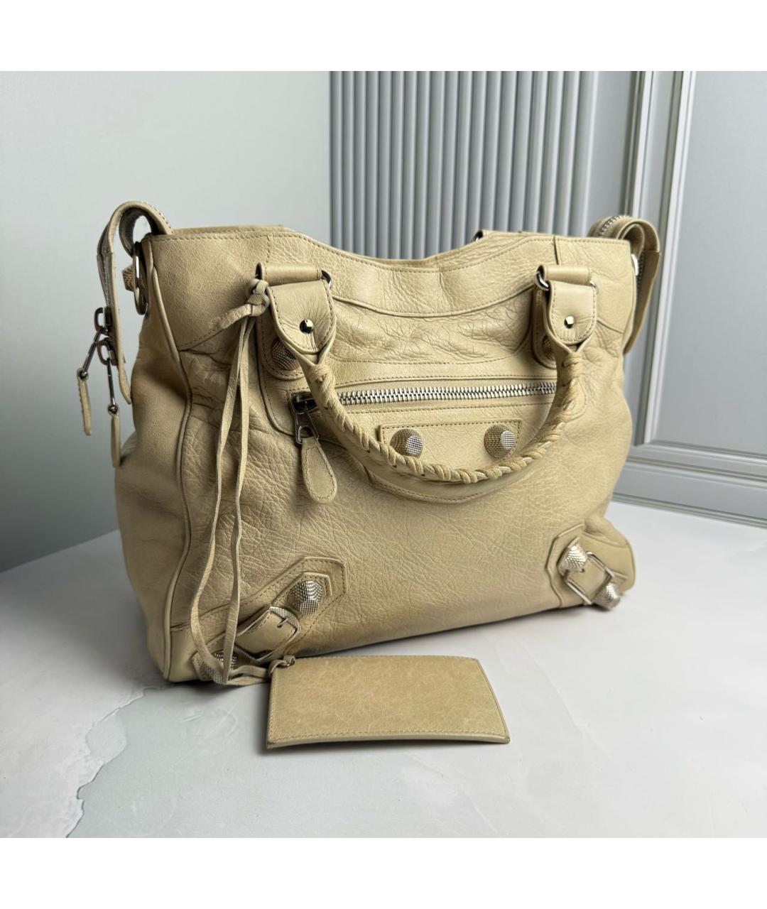 BALENCIAGA Бежевая кожаная сумка с короткими ручками, фото 7