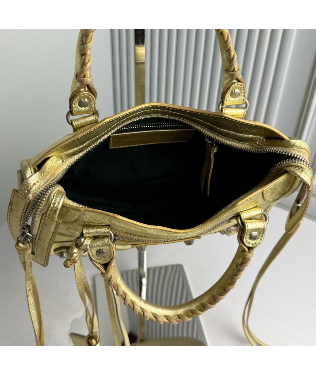 BALENCIAGA Золотая кожаная сумка с короткими ручками, фото 7