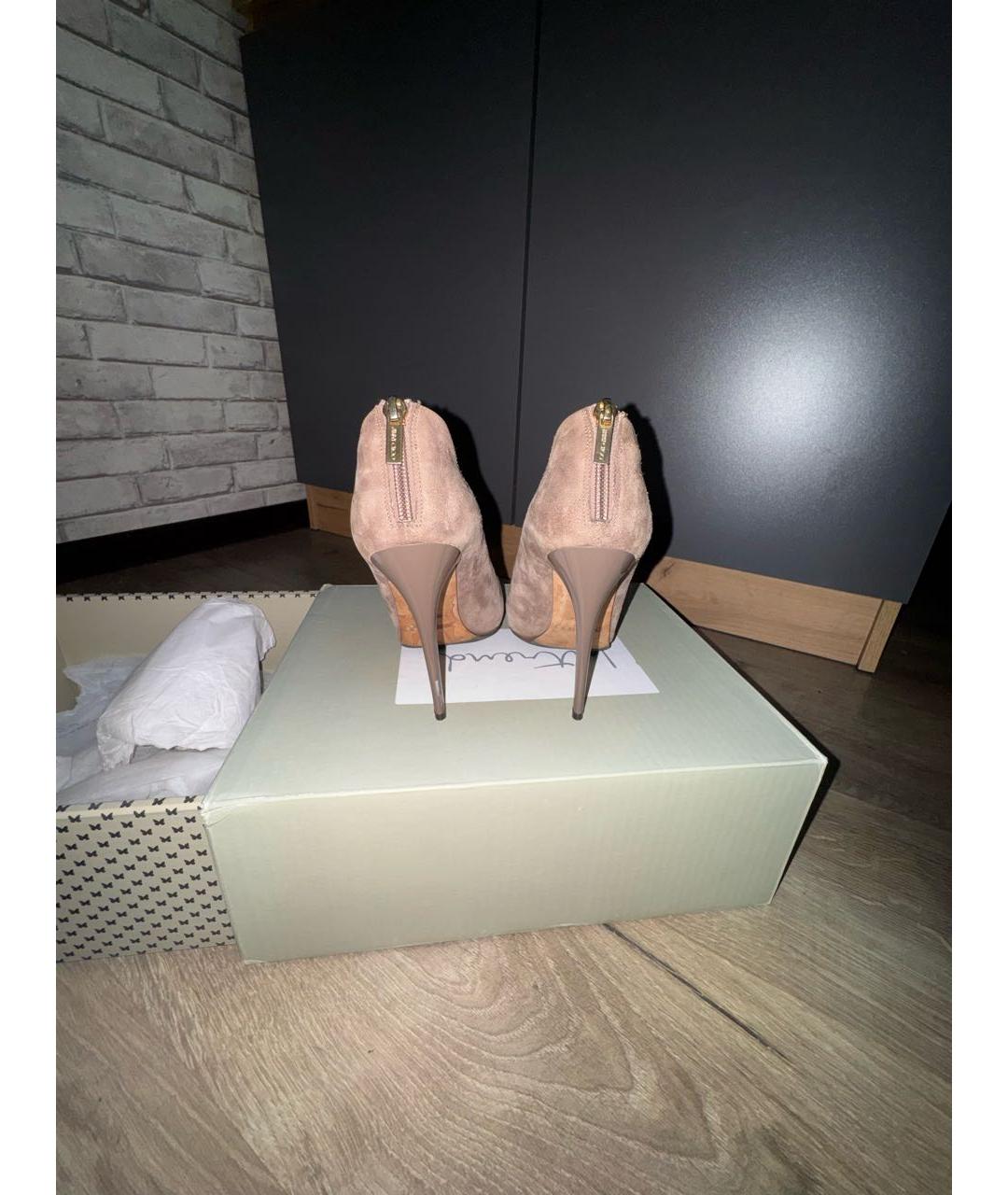JIMMY CHOO Бежевые замшевые ботильоны, фото 4