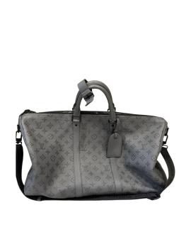 LOUIS VUITTON Дорожная и спортивная сумка